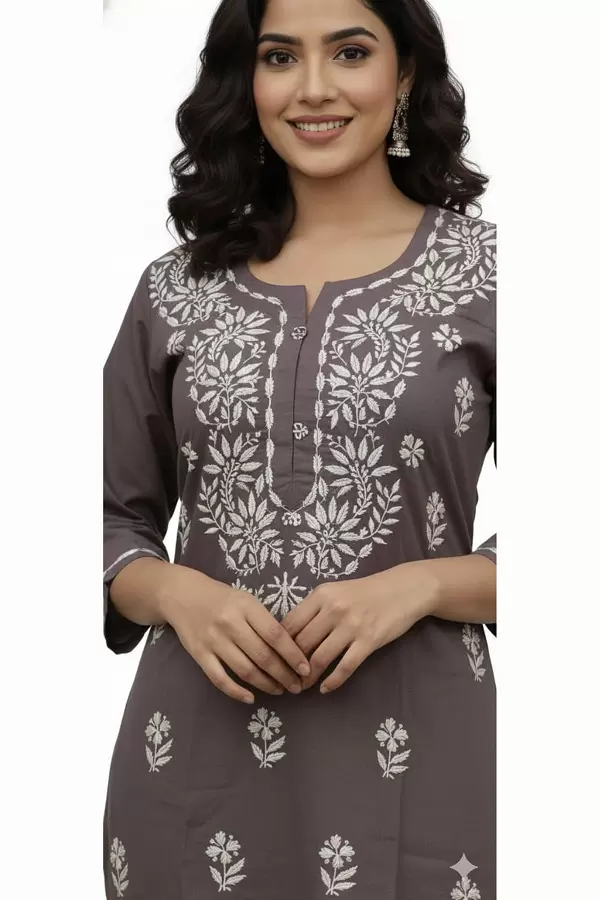 A timeless blend of elegance and comfort! Perfect for every occasion.