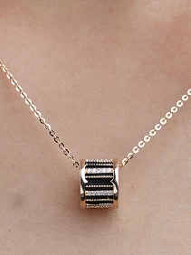 Black & White Roll Pendant Chain